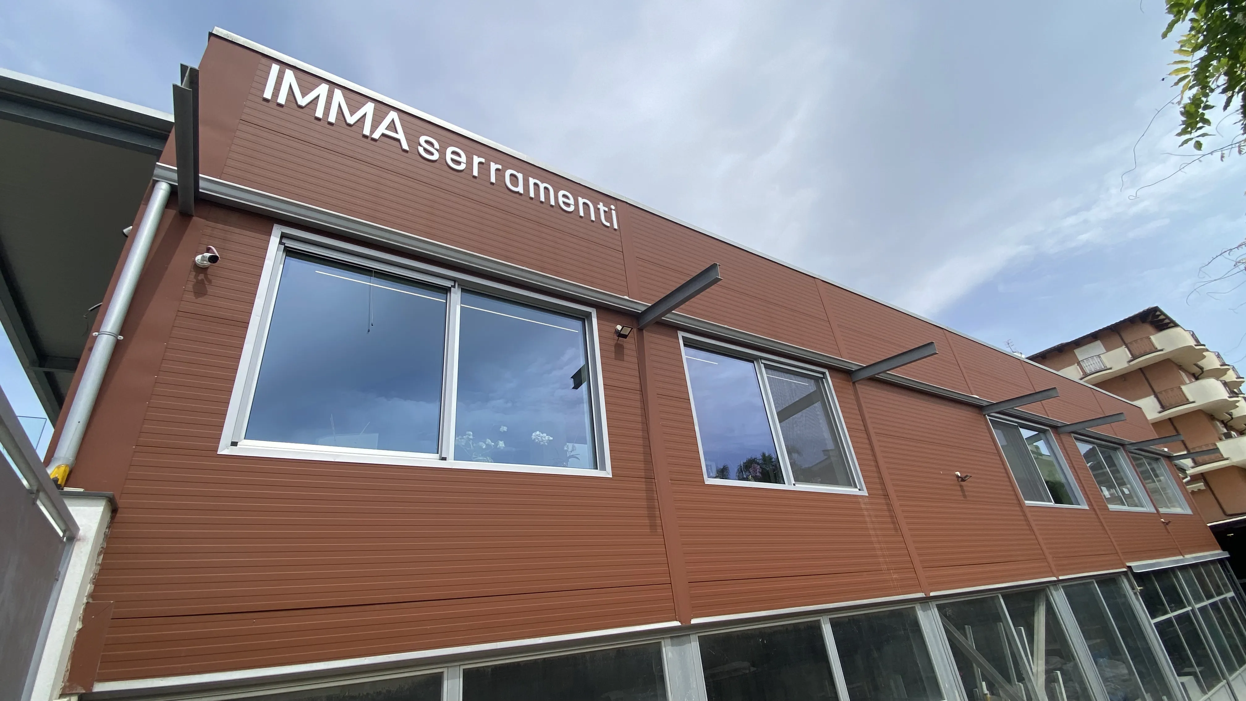 Showroom IMMA Varacalli Serramenti a Siderno